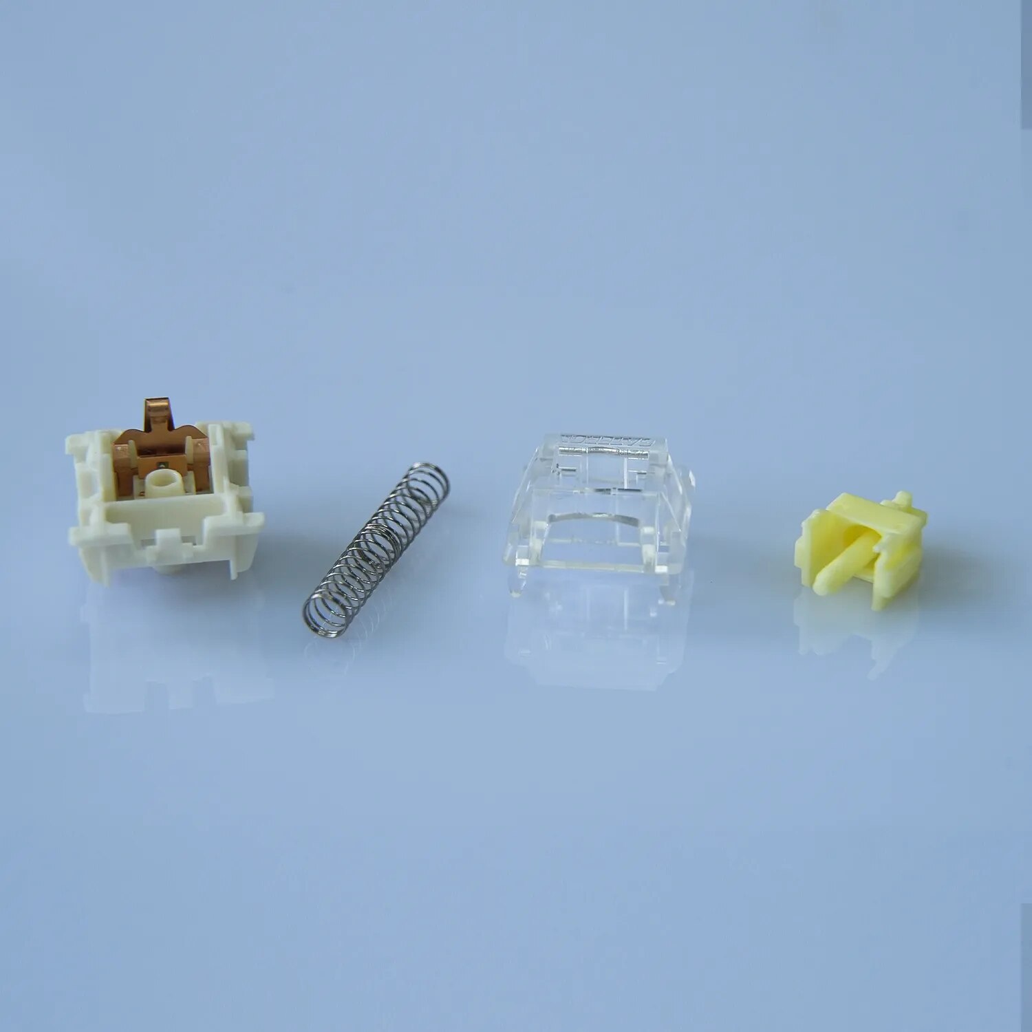 Gateron Jupiter Banana Switch  - مراجعة Jupiter Gaming Accessories وسعره