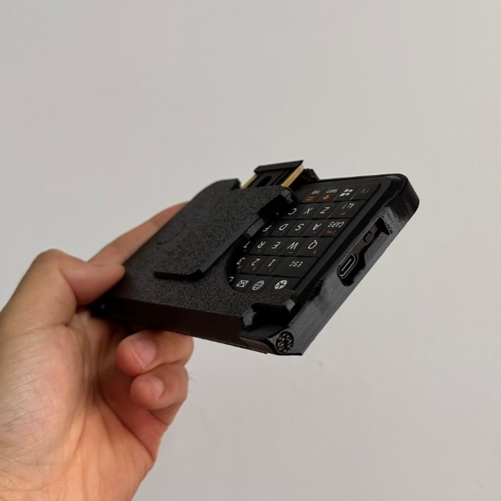 غطاء لوحة مفاتيح الهاتف المحمو - مراجعة Gaming Accessories Phone وسعره